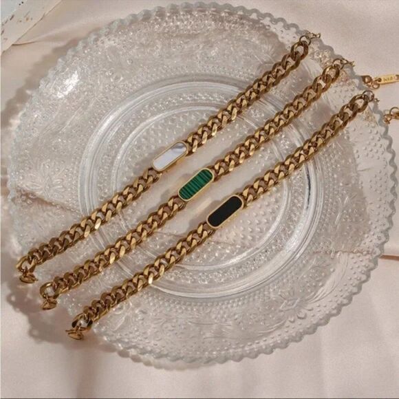 New Chunky 18k Gold Plated Cuban Chain White Shell Bracelet - Picture 11 of 12